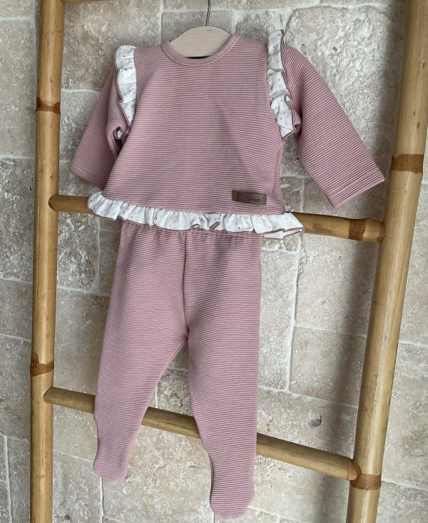 Conjunto bebe rosa maquillaje.